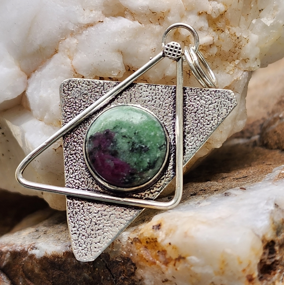 Artisan 925 Silver Pendant Natural Raw Green Ruby Stone Mystic Crystal